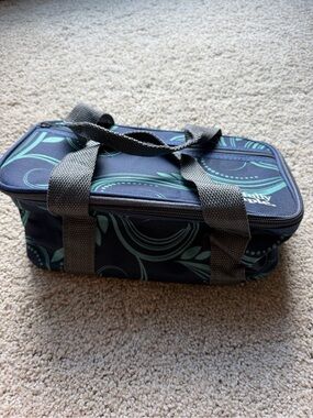 The Tastefully Simple Insulated Prep & Party Charcuterie ToteCooler w/ cut board